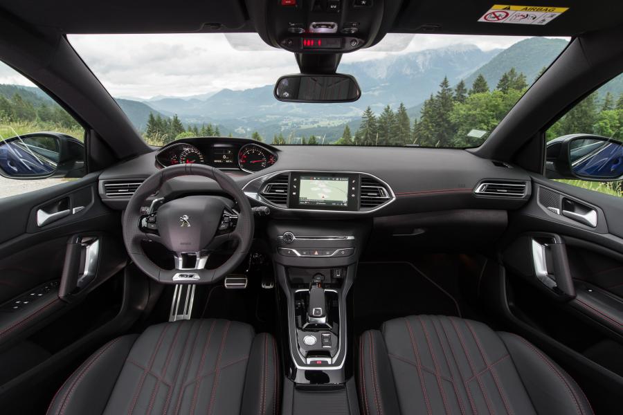 Торпедо Peugeot 308 SW GT 2017 года  (WW) (фото 6 из 29)